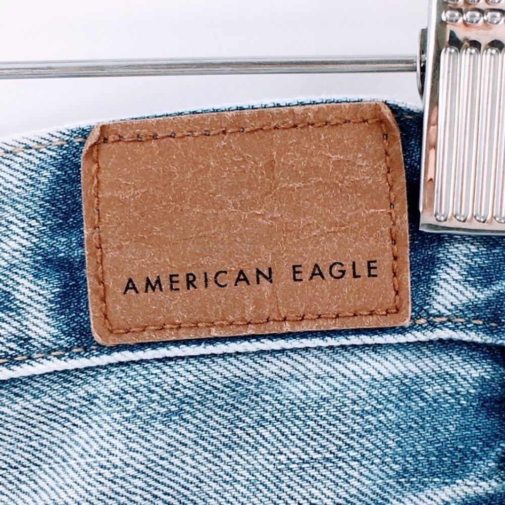 American Eagle Womens Jeans Blue 90s Boyfriend Rainbow Pocket Light Wash Sz 2 - Picture 9 of 13